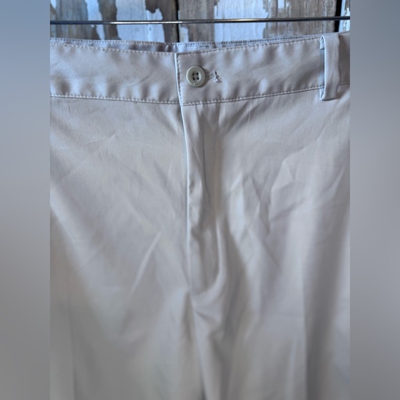 Nike Golf Dri Fit Men’s Size 40 Shorts Light Tan Inseam 10” - Picture 5 of 9